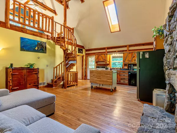 Hot Springs, NC 28743,368 Poplar Gap RD