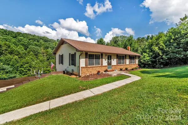 Mars Hill, NC 28754,675 Roy Edwards LN