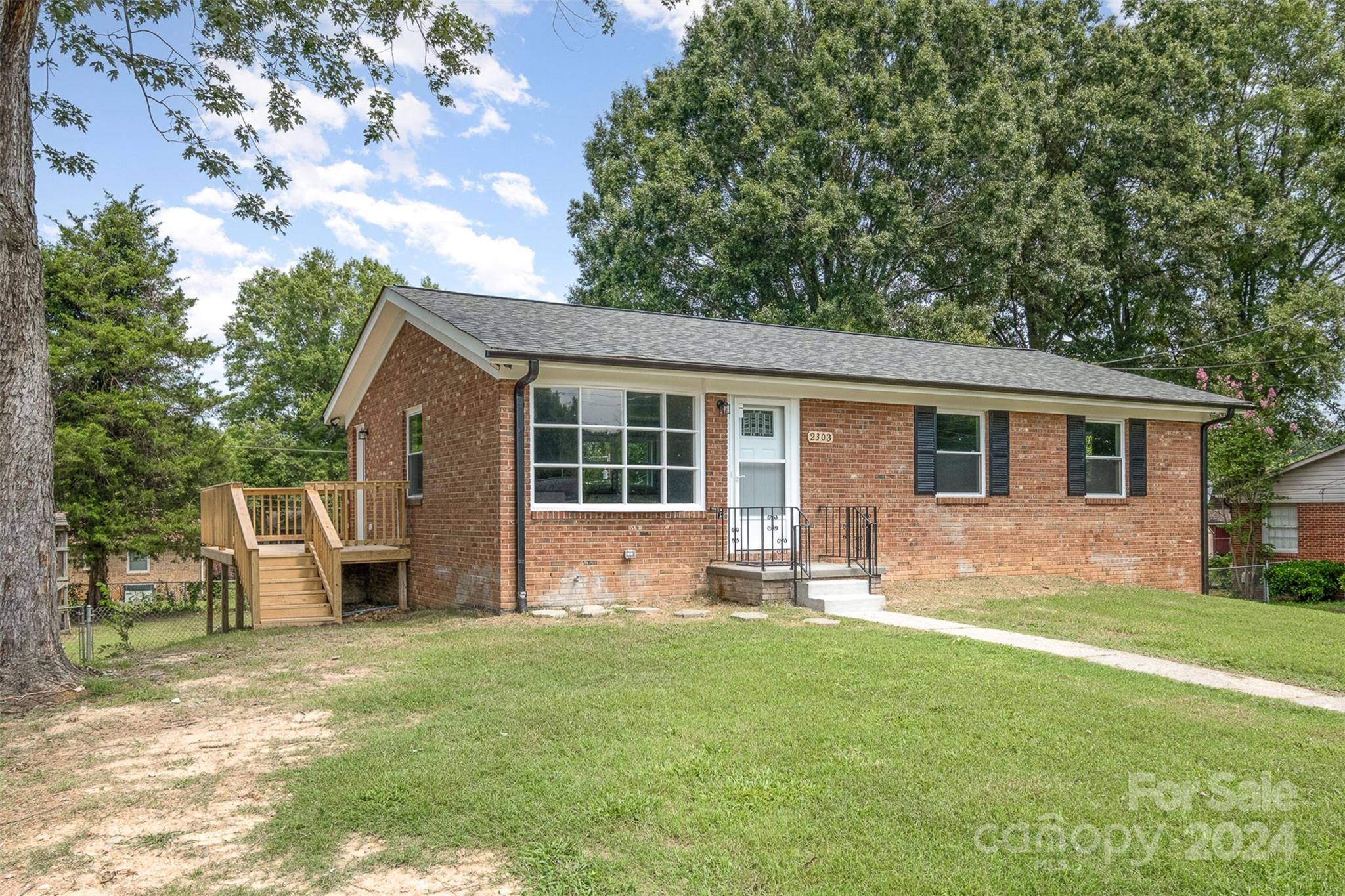 2303 Woodlawn ST, Kannapolis, NC 28083