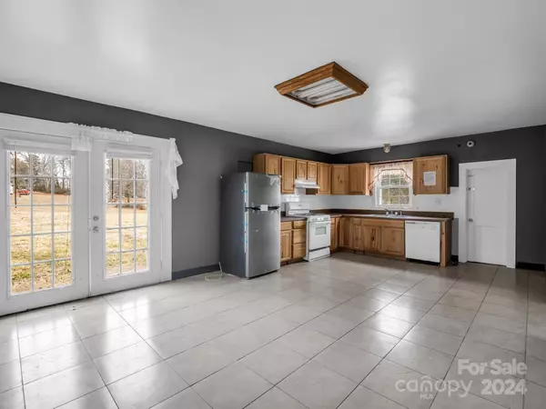 Rutherfordton, NC 28139,724 Thompson RD