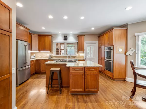 Charlotte, NC 28210,9942 Chatham Oaks TRL