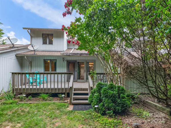 Asheville, NC 28803,141 Deerlake DR