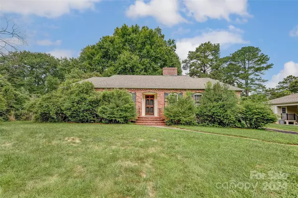 4326 Pemberton DR, Charlotte, NC 28210