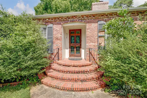 Charlotte, NC 28210,4326 Pemberton DR