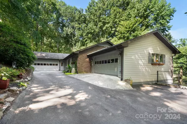 314 Sky Lake DR,  Hendersonville,  NC 28739