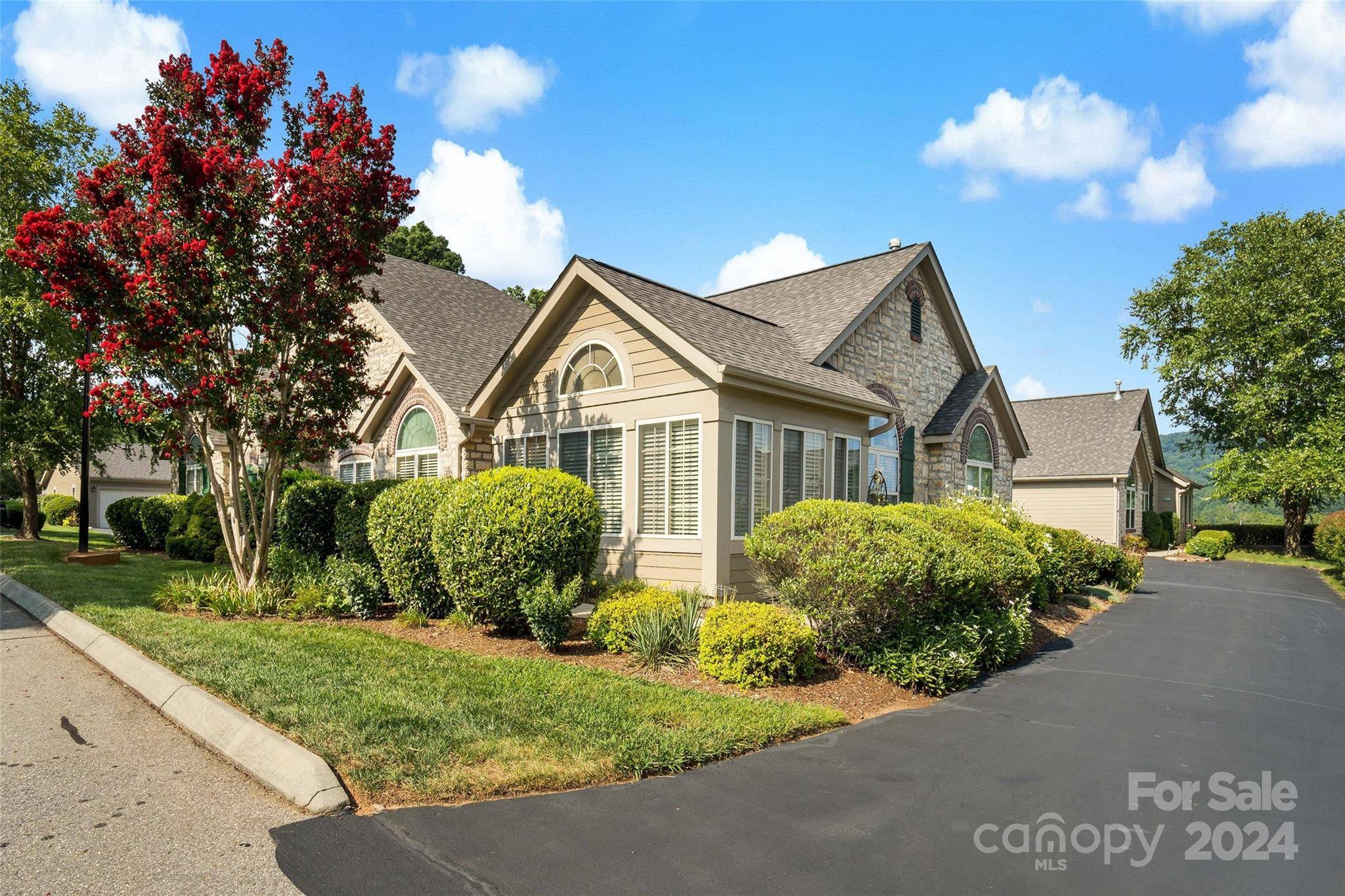 Swannanoa, NC 28778,46 Outlook CIR