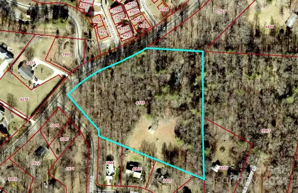 220 Ledbetter RD, Arden, NC 28704