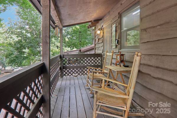 45 Sassafras LN, Maggie Valley, NC 28751