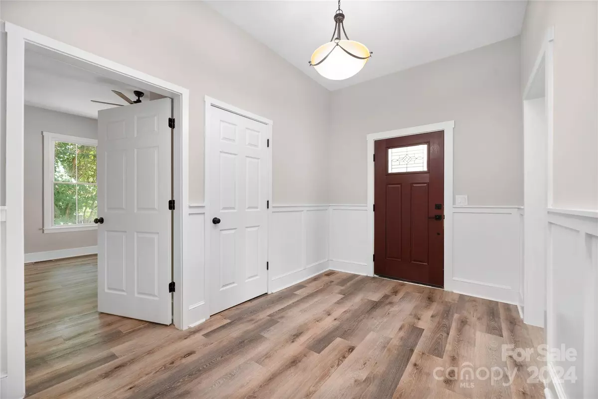 Lincolnton, NC 28092,321 E Jennings ST