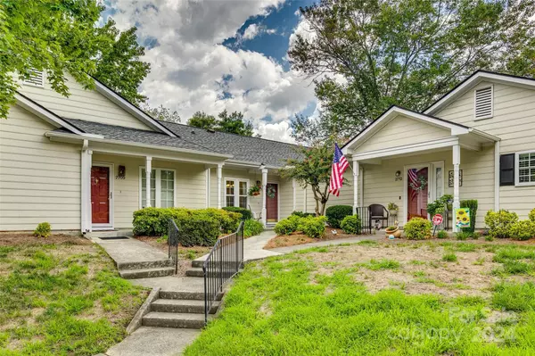 2711 New Hamlin WAY, Charlotte, NC 28210