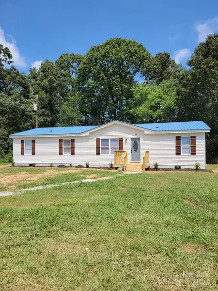 130 Country Side DR, Cherryville, NC 28021