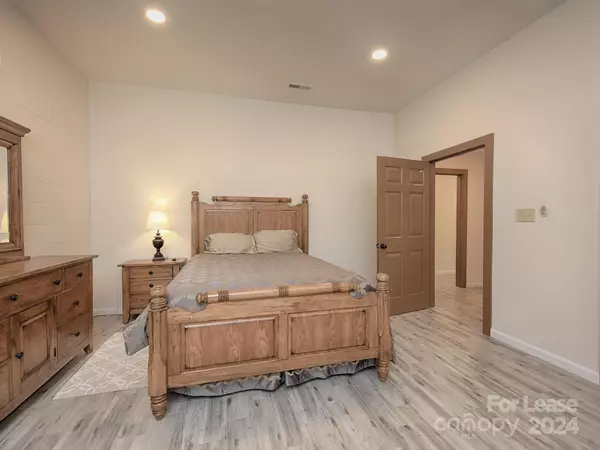 Troutman, NC 28166,177 Goodman RD #Unit A