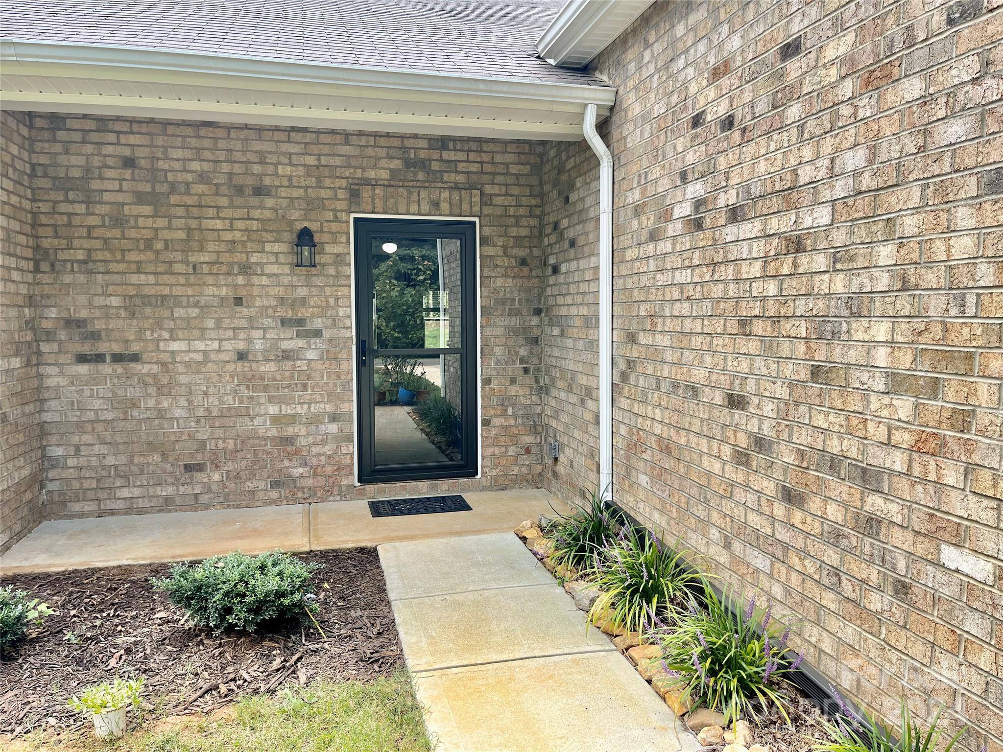 Statesville, NC 28625,140 Bradford LN