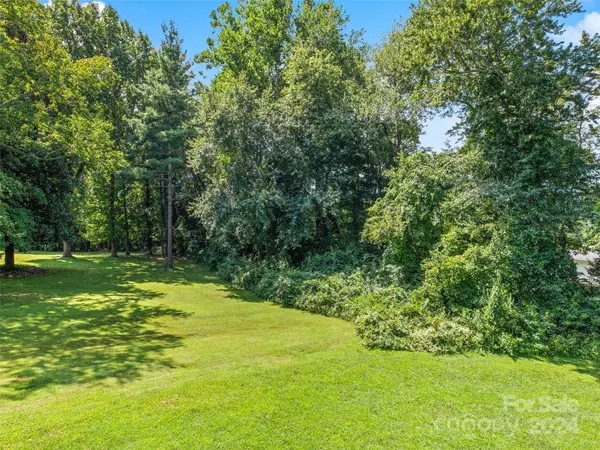 Hendersonville, NC 28792,1900 Howard Gap RD