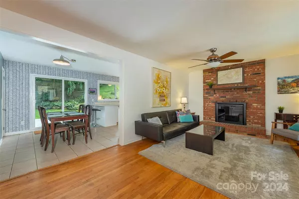 Asheville, NC 28806,87 Providence RD