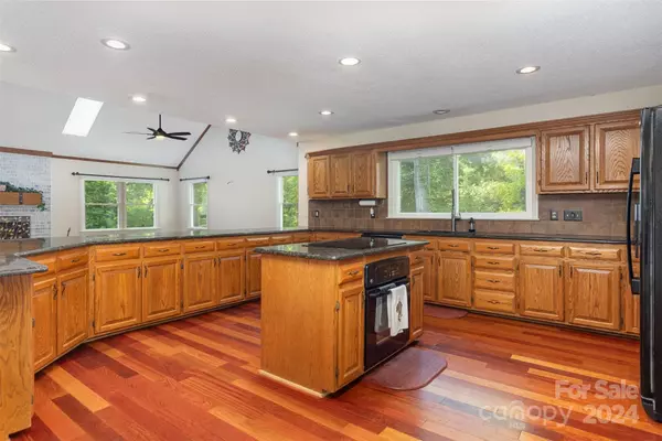 Harrisburg, NC 28075,8200 Blackjack Oak CT