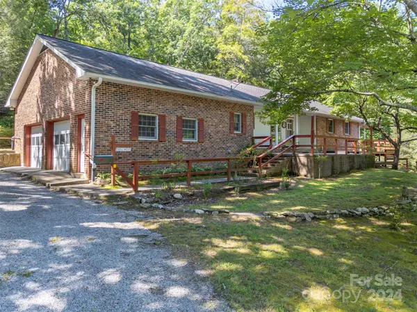 Landrum, SC 29356,280 Dug Hill RD