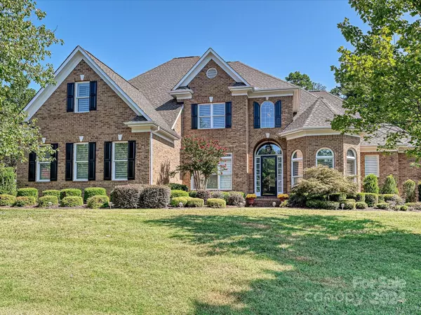 7512 Meadowgate LN, Waxhaw, NC 28173