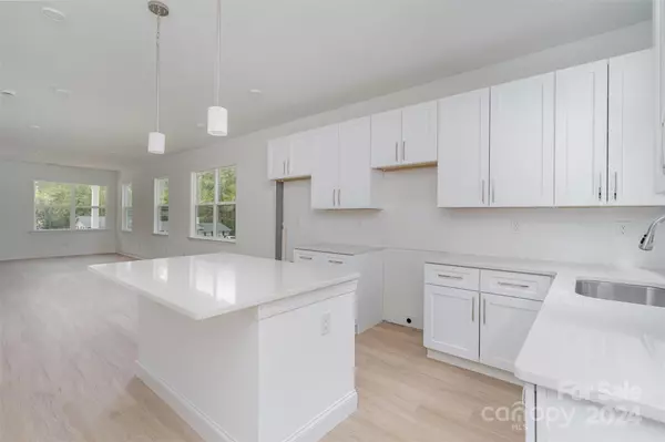 Bessemer City, NC 28016,908 N 8th ST