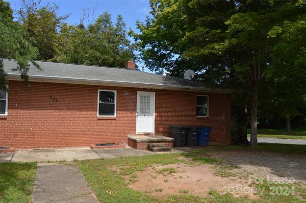 325 Chambers ST, Statesville, NC 28677