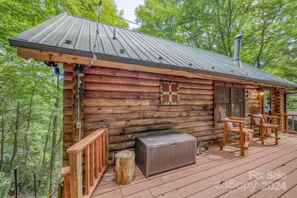 Banner Elk, NC 28604,274 Hemlock RD