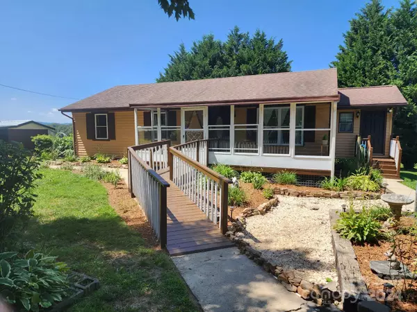 Flat Rock, NC 28731,106 Albert DR