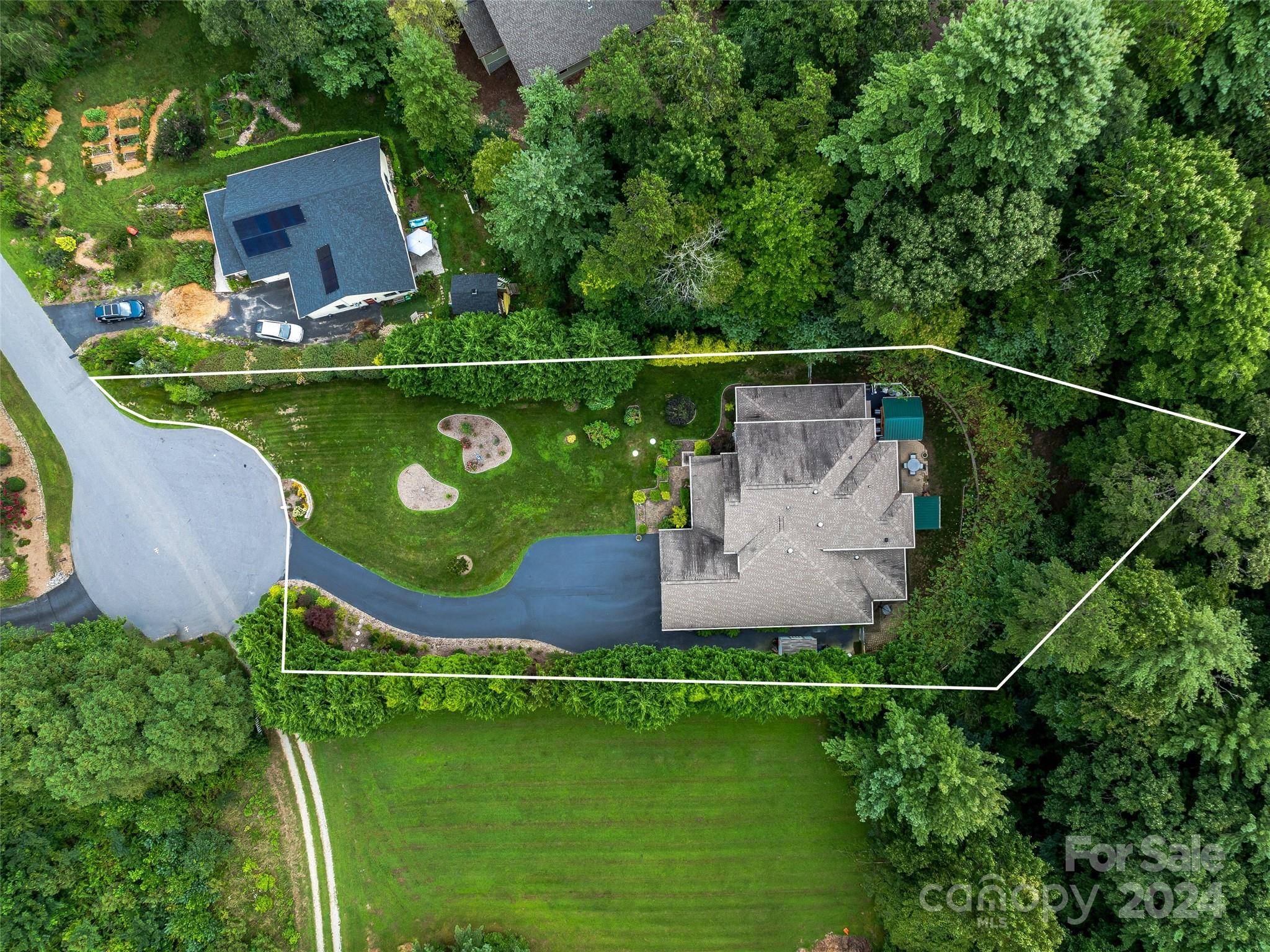 Flat Rock, NC 28731,213 Solomons Cove RD