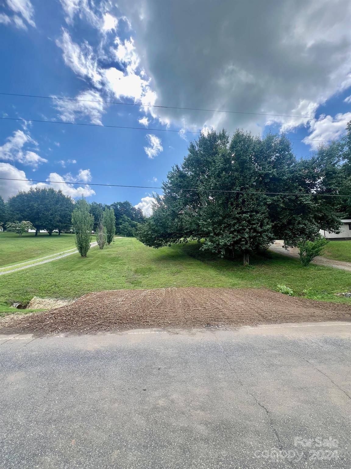 0 C J LN, Taylorsville, NC 28681