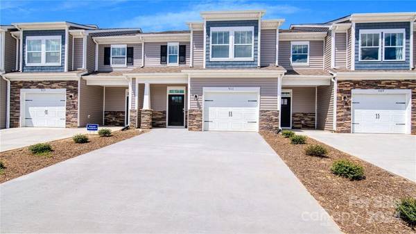 321 Creekview RD, Hendersonville, NC 28792