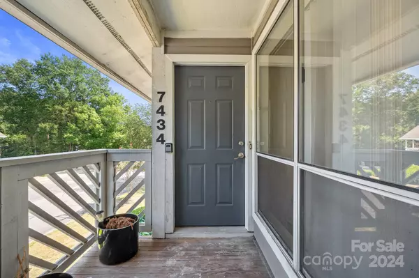 7434 Ashfield CT,  Charlotte,  NC 28226