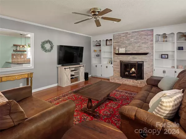 Etowah, NC 28729,42 Justin DR