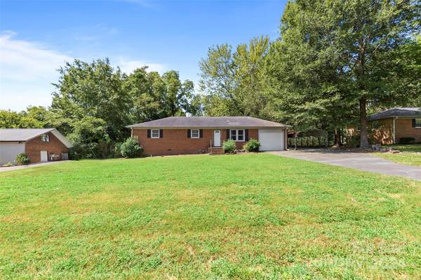 Matthews, NC 28104,421 Smith CIR