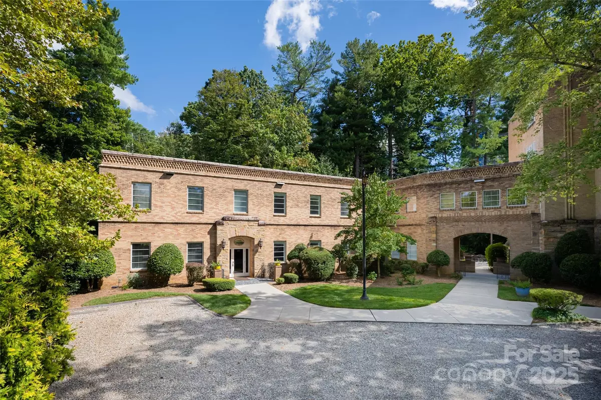 Asheville, NC 28803,6 Village LN #B101