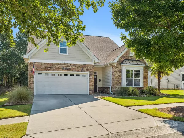 946 Knob Creek LN, Tega Cay, SC 29708