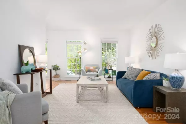 Asheville, NC 28805,15 Bear Knoll DR