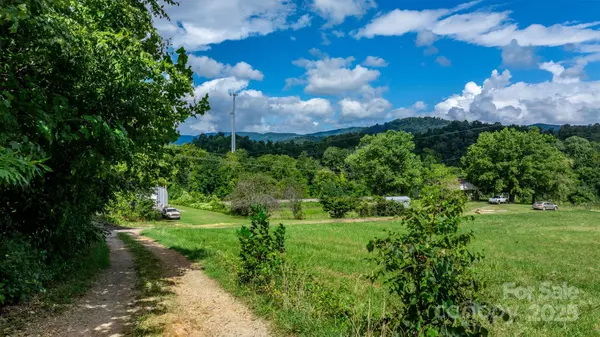 1147 Old Linville RD, Marion, NC 28752