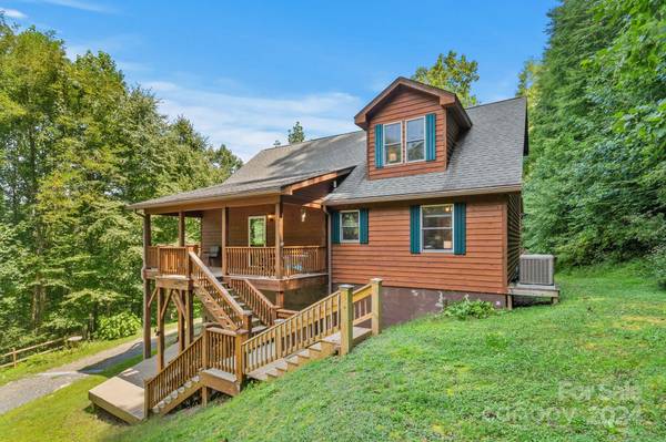 136 Grouse Point RD, Hot Springs, NC 28743