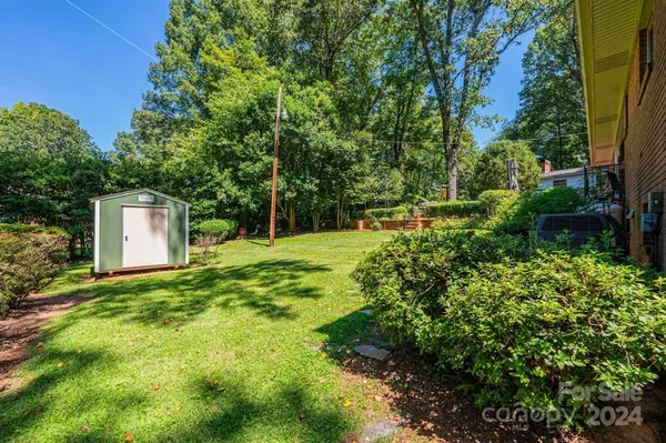 Newton, NC 28658,130 Pinehurst LN