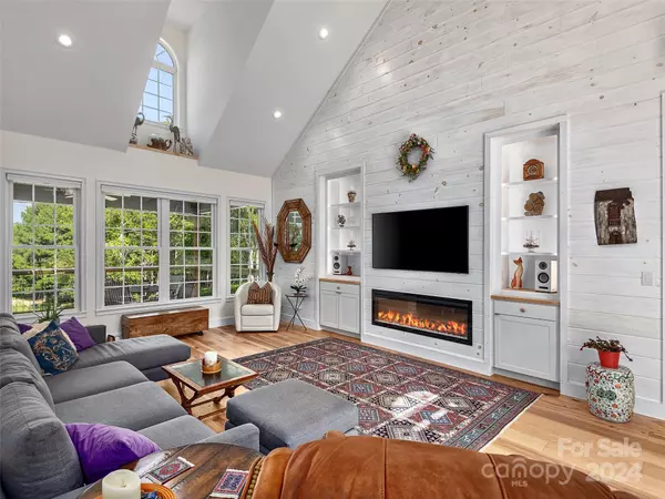 Mill Spring, NC 28756,447 River Park LN