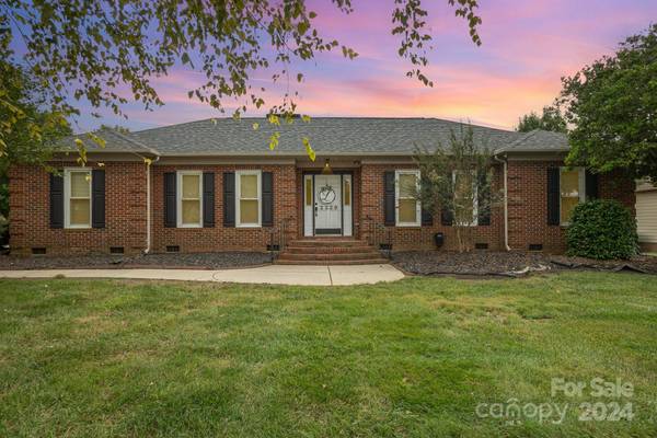 2229 Jon Chris DR,  Harrisburg,  NC 28075