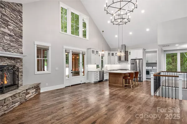 Asheville, NC 28805,44 Hawberry CT