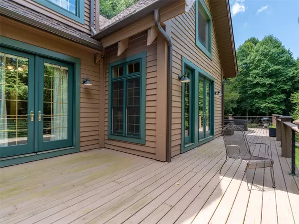 Burnsville, NC 28714,128 Hadleigh WAY