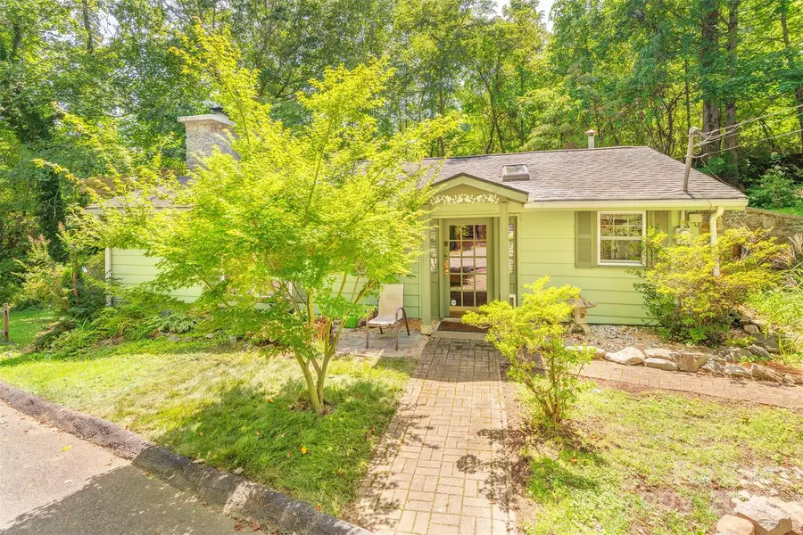 12 Rollingwood RD, Asheville, NC 28805