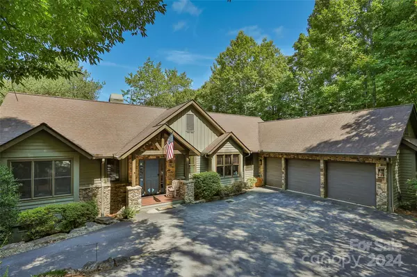 47 Hilltop RD, Sapphire, NC 28774