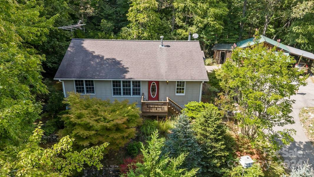 105 Chestnut Hill RD, Black Mountain, NC 28711