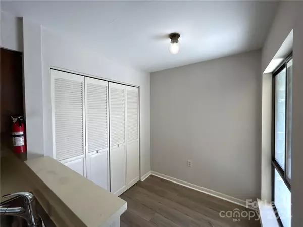 Charlotte, NC 28212,4804 Spring Lake DR #E