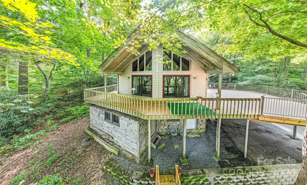 181 Hiwassee RD, Lake Toxaway, NC 28747