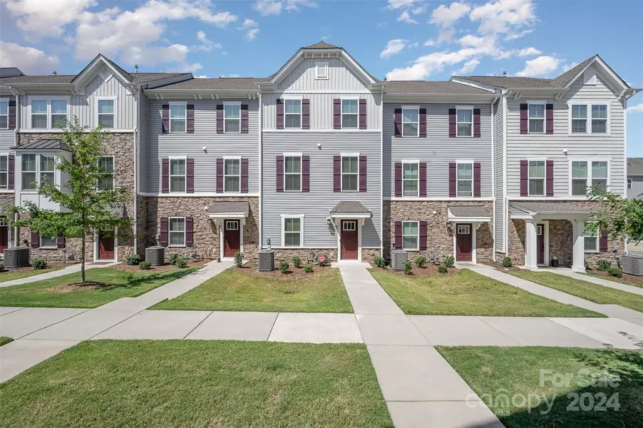 9218 Mallard Mills DR, Charlotte, NC 28262