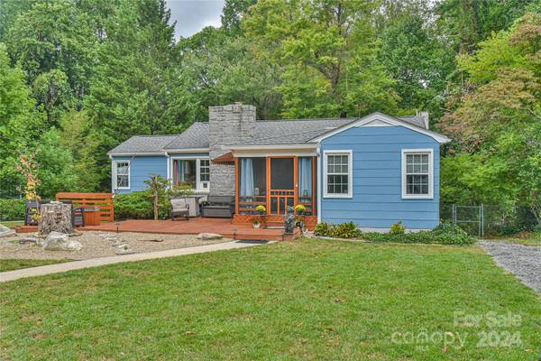 20 Lynnstone CT, Asheville, NC 28805