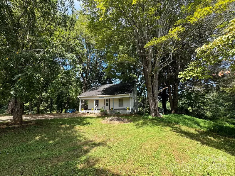 380 Winesap RD, Lake Lure, NC 28746